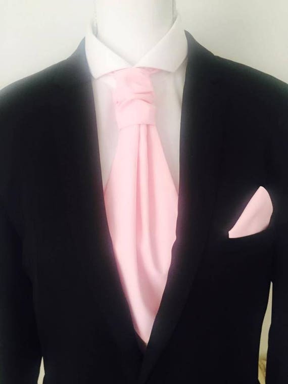 Set Cravate Ascot Lavallière Et Pochette Costume Unie Rose Homme