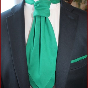 Ascot tie (Lavallière) / suit pocket / plain emerald green cufflinks - Men