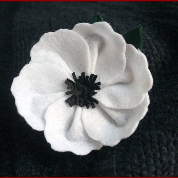 Broche feutre Fleur Coquelicot blanche