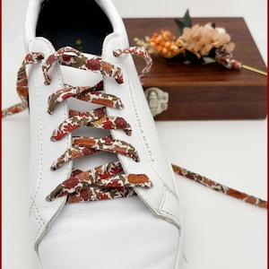 Pair of Liberty Poppy Forest D fabric laces - Hazelnut