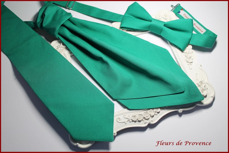 Cravate Ascot Lavallière / pochette costume / boutons manchette unie vert émeraude Homme image 4