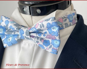 Noeud Papillon / Pochette costume / Boutons manchette Tissu Liberty Betsy bleu ciel - Homme / enfant / bebe