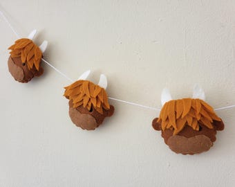 Felt Highland Cow Garland, Highland Cow Decor, Felt Wall Hanging, Highland Cow Heads, Kids Bedroom Decor, Scottish Decoration, Home Decor
