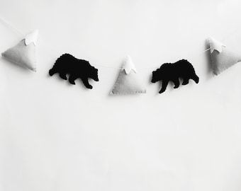 Bear and Mountain Garland, Kid's Wall Hanging, Felt Nursery Garland, Adventure Themed Bedroom Decoration, Bear Bedroom Decor, Boys Nursery