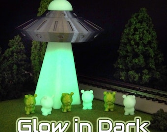 3D UFO Kit - HO scale train scenery, diorama. Use the tractor beam base for cow abductions!