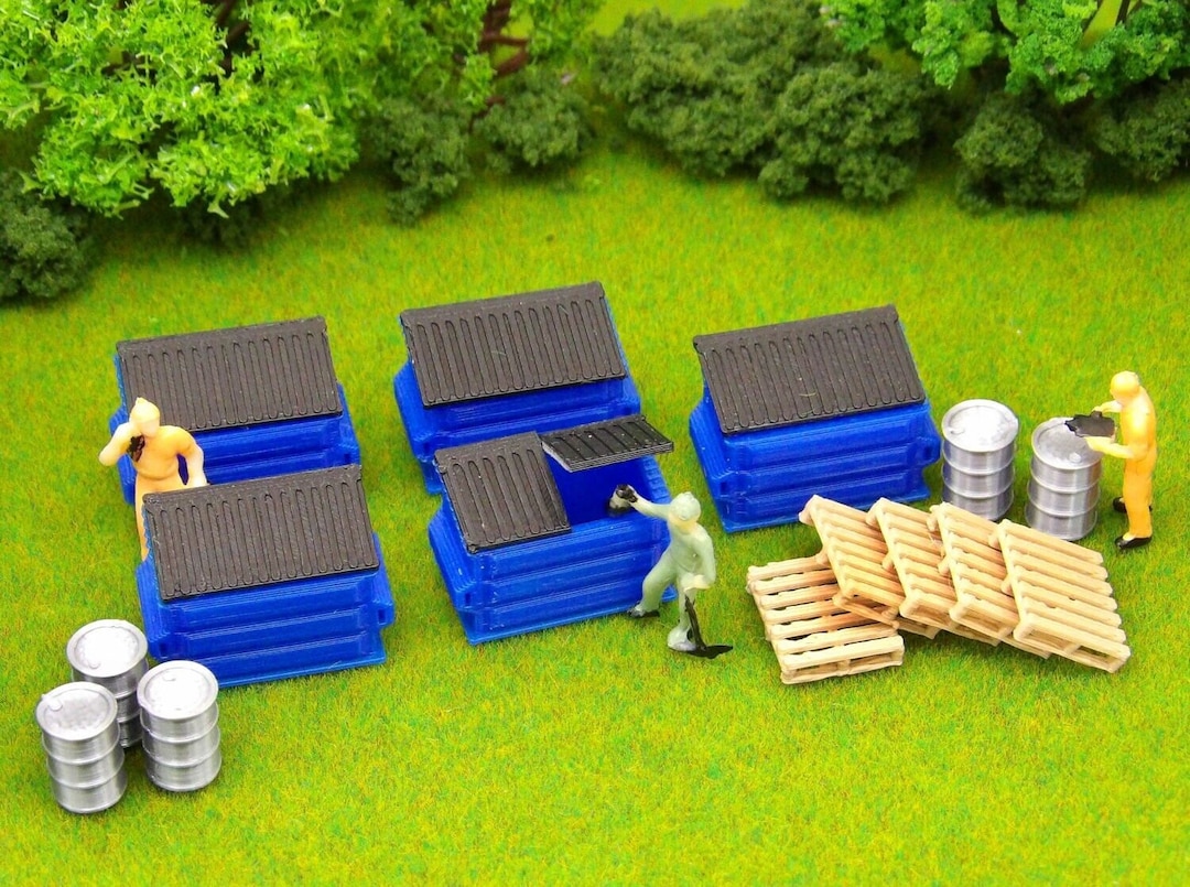 Dumpsters, Pallets & 55 Gallon Drums 5 of Each Item HO Scale Scenery