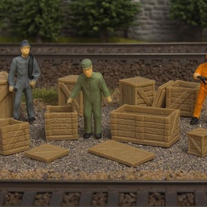 13 Shipping Crates - Very realistic details for your HO Scale Model Train Layout