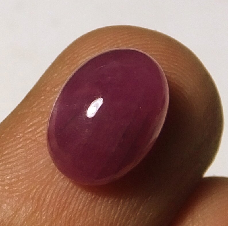 5.65 Carat Oval Shape Natural Unheated Ruby Cabochon Cut 8.6X11.2X5.5 MM Loose Gemstone Natural Untreated Ruby Cabs For Ring Or Pendant