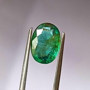 Oval Cut Emerald 1.90 Carat Untreated Natural Faceted Zambian Emerald Loose Gemstone 7X10 MM Calibrated Green Color Emerald Cut Stone