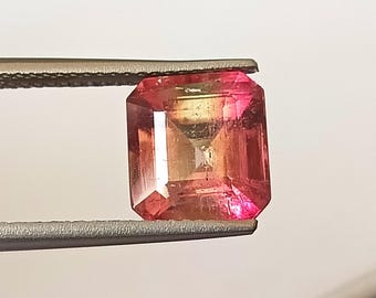 7 mm バイカラートルマリン宝石：三角形のファセットカット、1.48