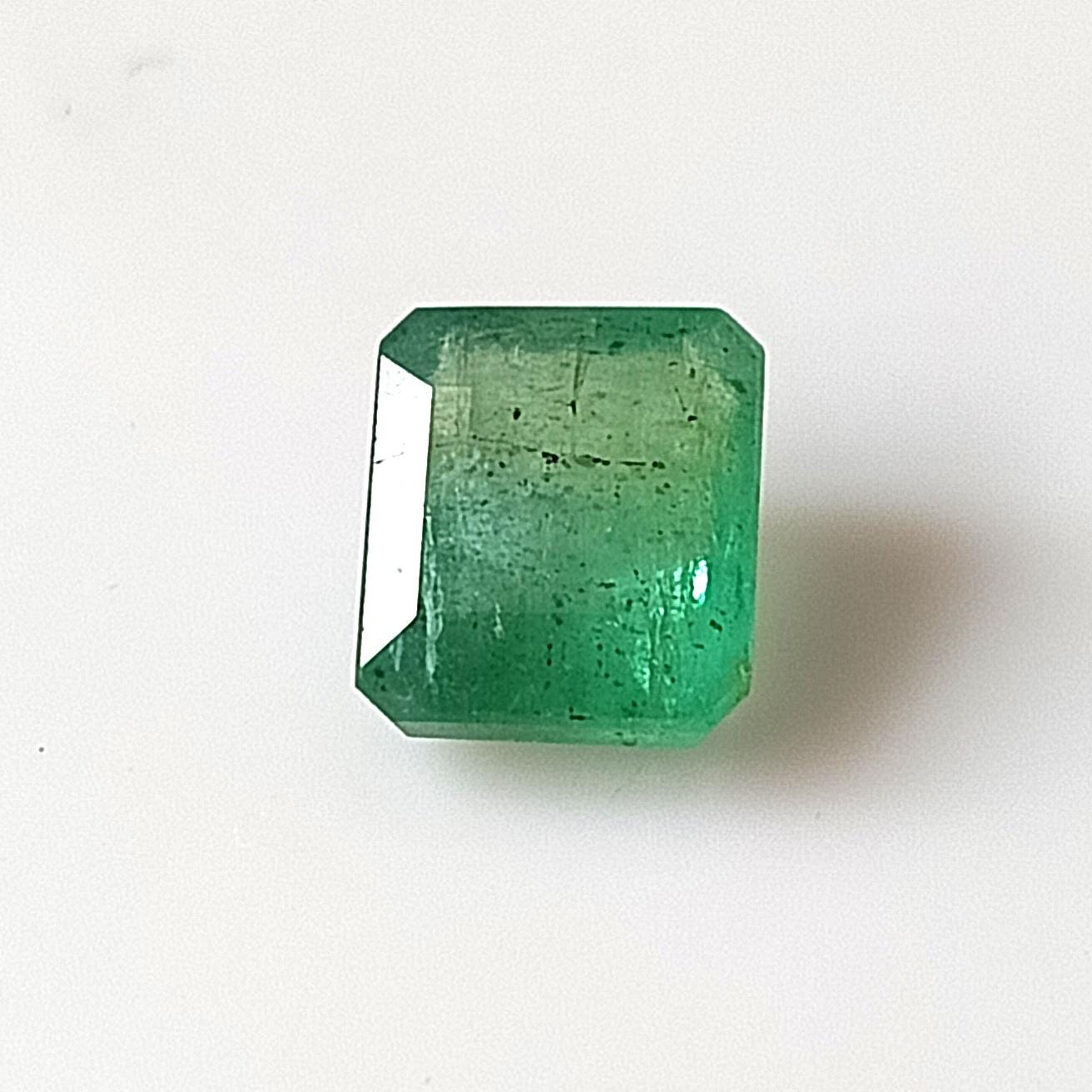Émeraude naturelle de Zambie 1,70 carat : pierre précieuse non traitée de taille octogonale de 7,5 x 6,5 mm - France