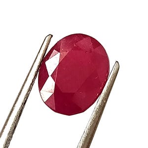 Unheated African Ruby Gemstone: 4.20 Carat Oval Faceted Cut