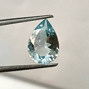 Faceted Pear Aquamarine Gemstone: 1.80 Carat March Birthstone