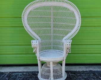 King Emmanuelle White Peacock Fan Chair