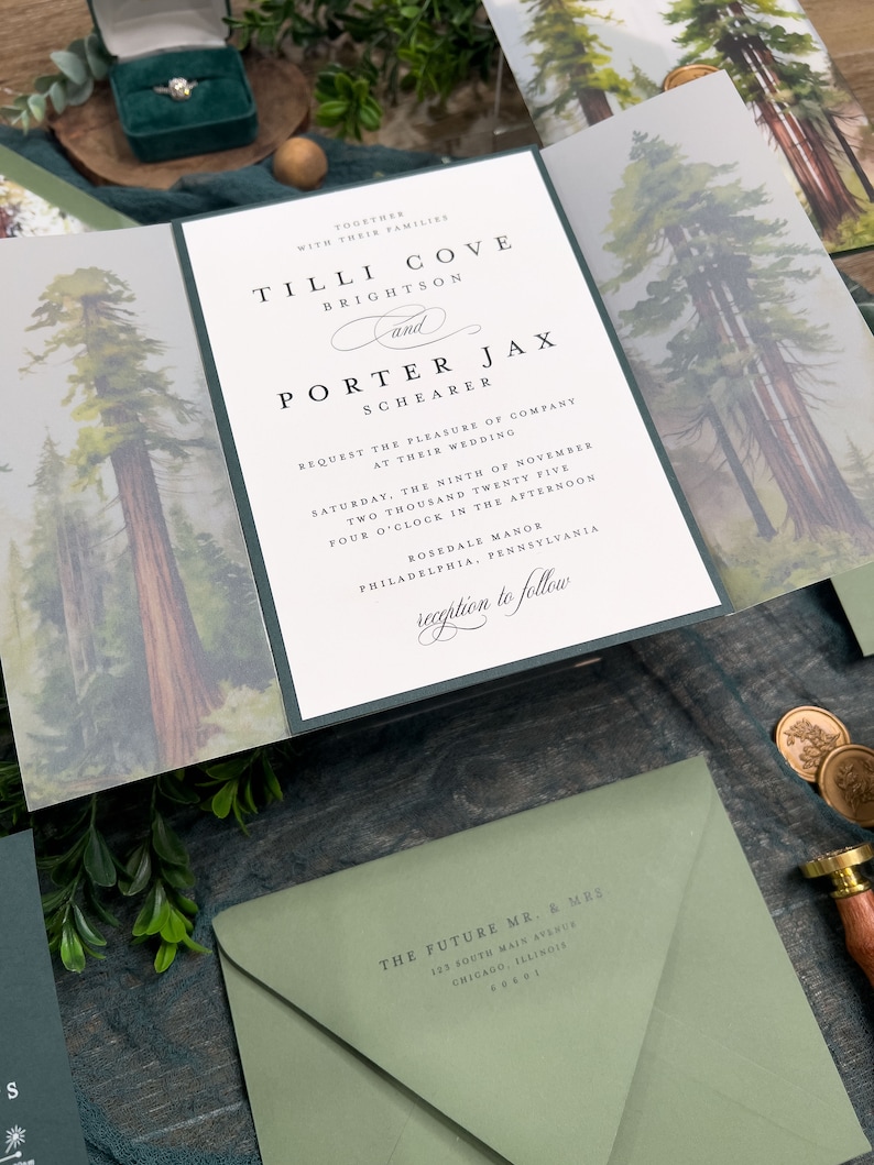 Sequoia Tree Wedding Invitation Suite: Green Forest, Vellum Jacket afbeelding 4