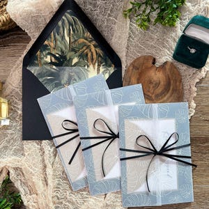 Tropical Wedding Invitation Suite: Palm, Monstera, Vellum Jacket bild 2