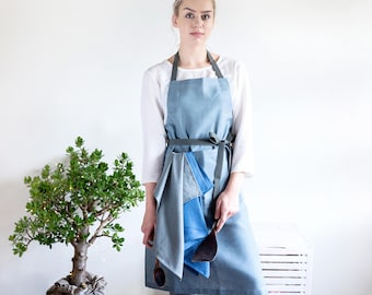 Linen Apron with pockets and long adjustable strap perfect as chef apparel