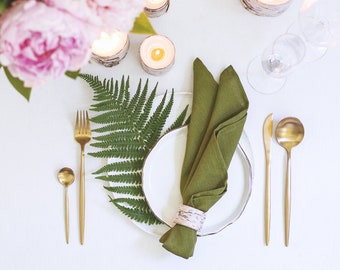 Woodland wedding napkins in moss green color, linen napkins, wedding decor