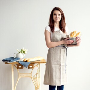 Gardening apron, Water-resistant linen apron with two pockets, image 4