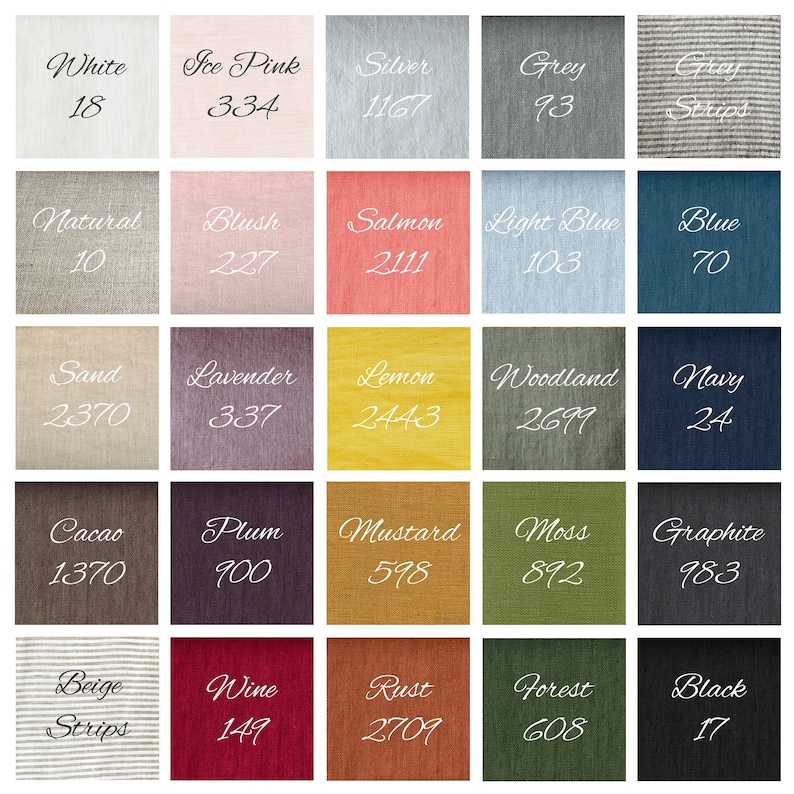 Puede incluir: Una carta de colores de 25 muestras de tela con sus nombres y n&uacute;meros correspondientes. Las muestras est&aacute;n dispuestas en una cuadr&iacute;cula de 5x5. Los colores incluyen blanco, rosa helado, plata, gris, gris a rayas, natural, rubor, salm&oacute;n, azul claro, azul, arena, lavanda, lim&oacute;n, bosque, azul marino, cacao, ciruela, mostaza, musgo, grafito, beige a rayas, vino, &oacute;xido, bosque y negro.