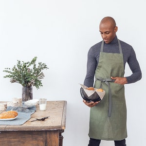 Natural linen restaurant apron with pockets and long adjustable straps more colour choices image 2