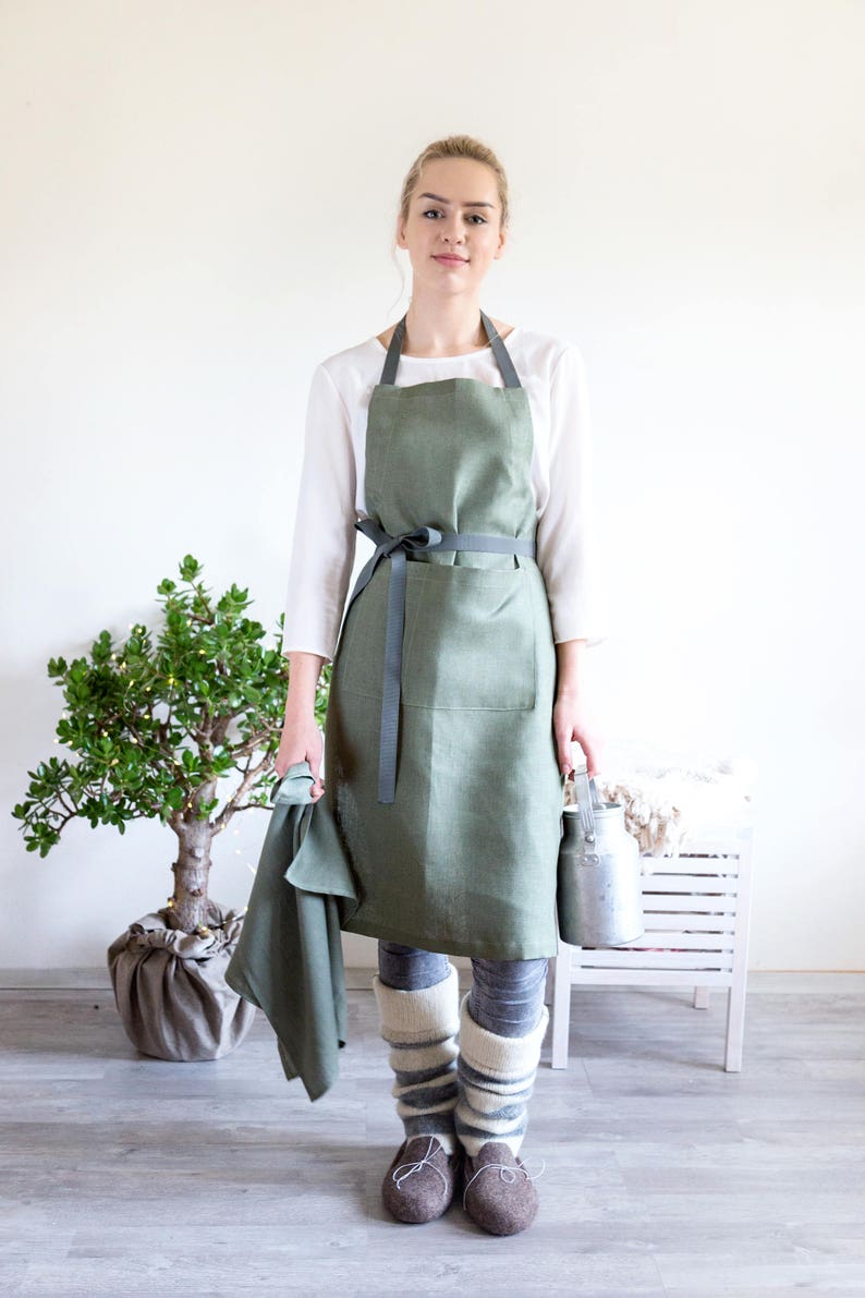 Natural linen restaurant apron with pockets and long adjustable straps more colour choices image 5