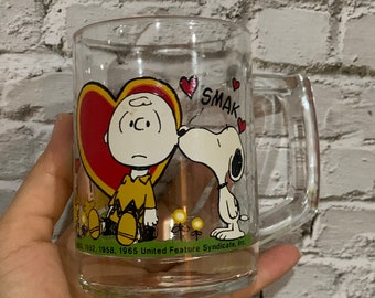 Vintage 1965 Peanuts Snoopy water Mug glass