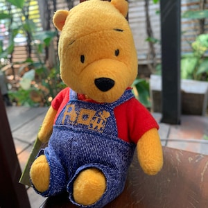 2000 Winnie l&#39;ourson en peluche 15 cm