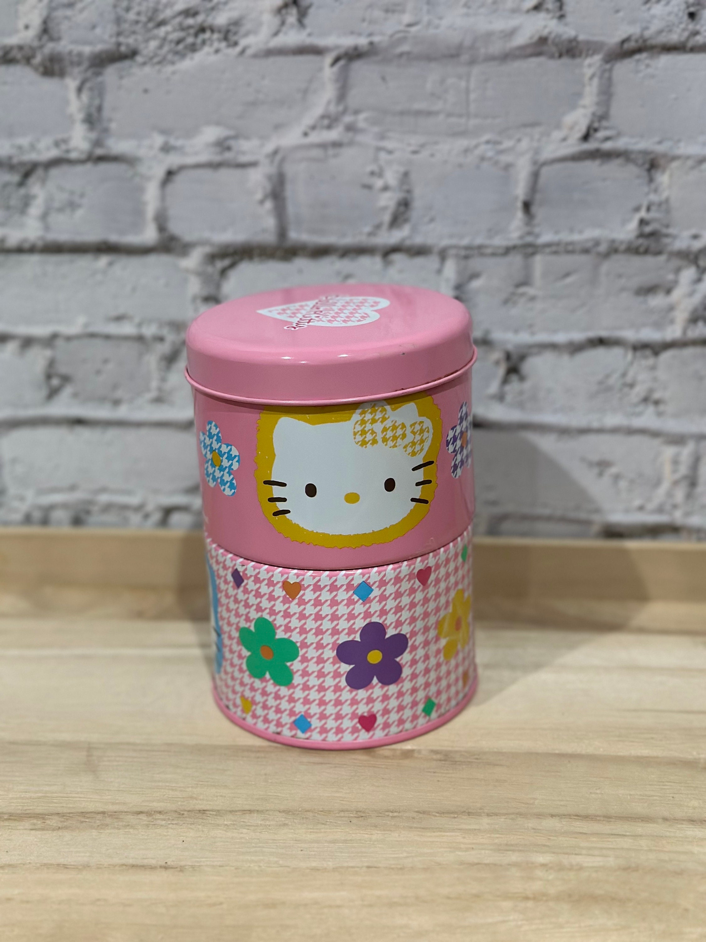 Boite métal rose + biscuits - Collection Hello Kitty