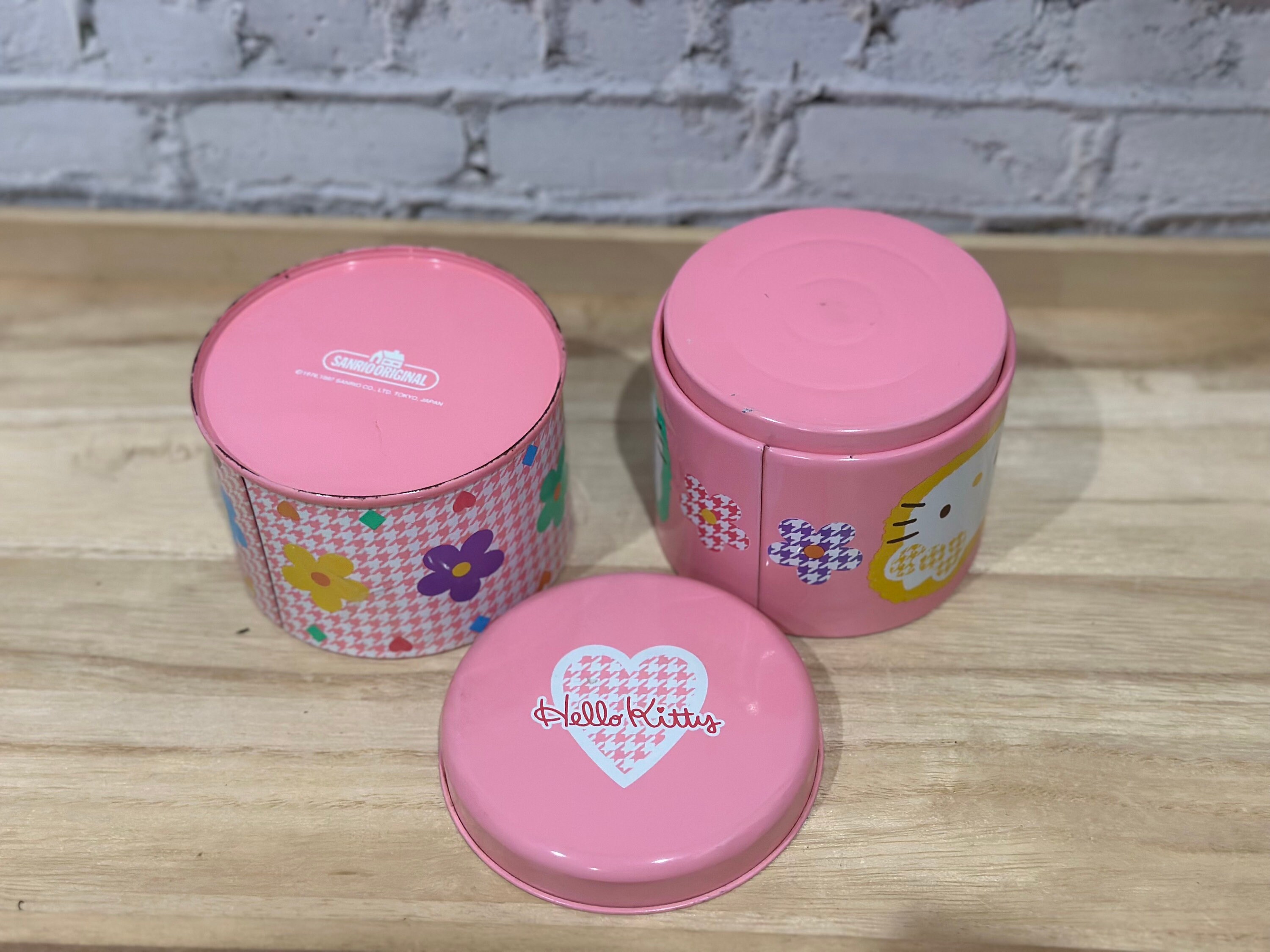 Boîte métal de 24 pansements - Enfants - Hello Kitty et ses amis