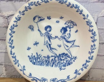 Peynet Lovers bord uit 1994, blauw-wit porselein.