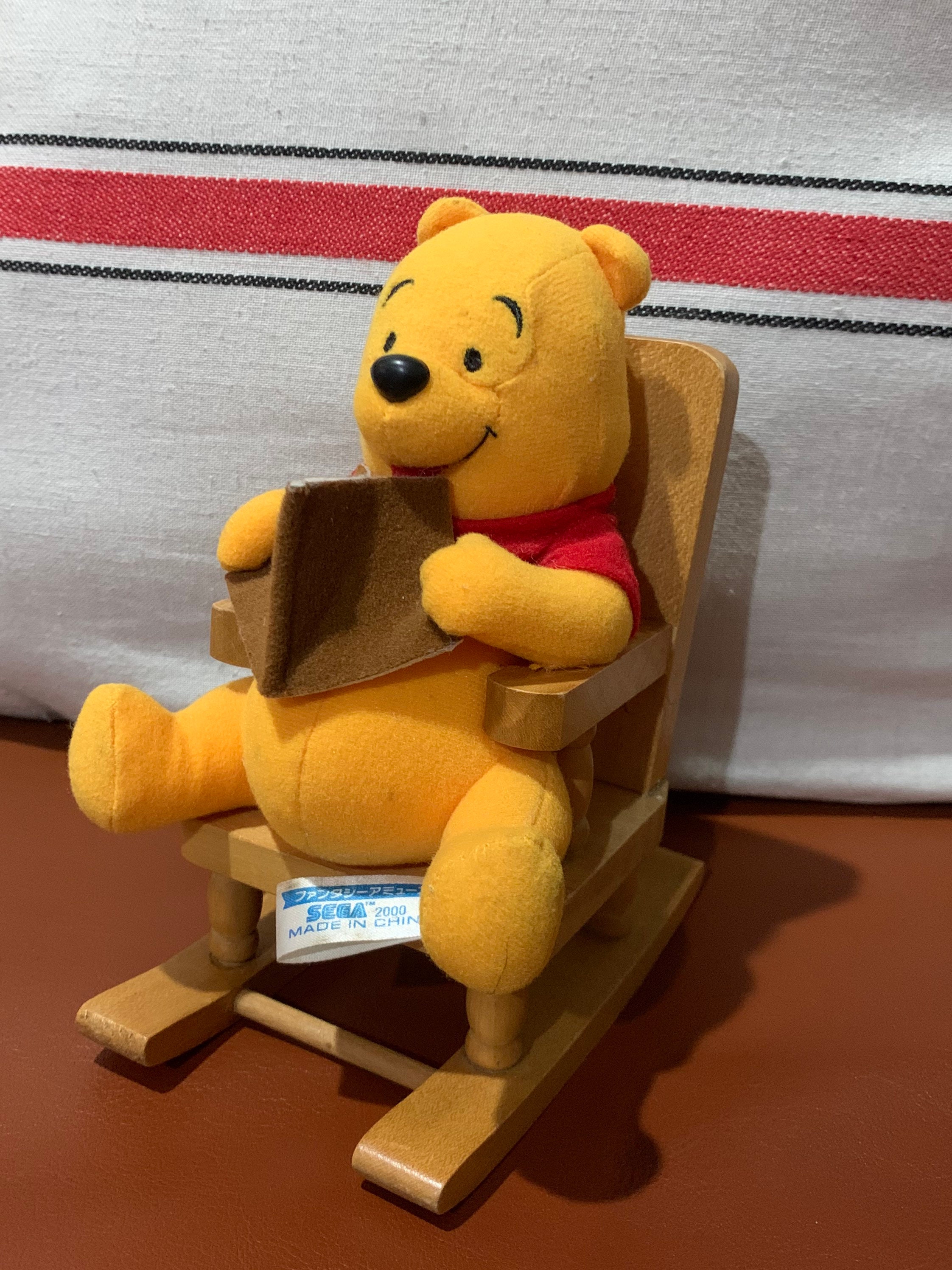 Disney Enterprises 2000 Winnie the Pooh Reading on Rocking Chair
