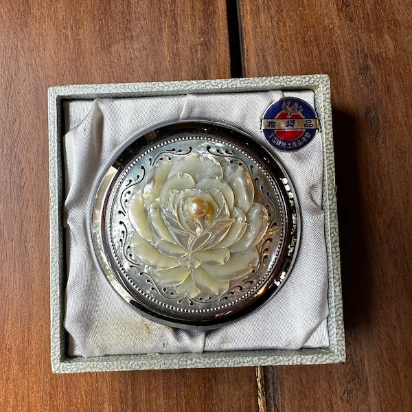 Mother of Pearl Craved Mirror Compact Floral Compact