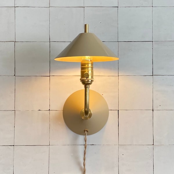 Plug-in-Wandleuchte • The Cottage Light • Dimming Wall Lamp