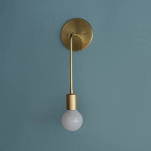 Aplique de pared de latón • Evelyn • Lámpara moderna de latón macizo • Iluminación de latón • Minimalista • Aplique moderno