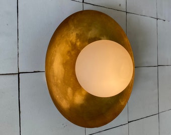 Aplique de latón envejecido • Aplique The Pearl • Lámpara de tocador de baño • Arte de pared moderno