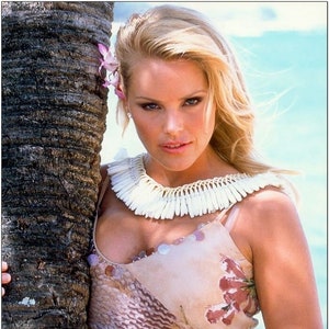 GENA LEE NOLIN - 8x10 Foto de retrato de color brillante - Reproducción - Toma de playa