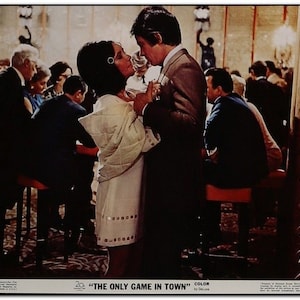 ELIZABETH TAYLOR - 1969 - Original 11x14 Lobby Card #2 - Von "The Only Game In Town" - mit Warren Beatty