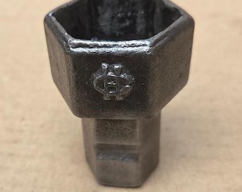 Vintage Chicago Manufacturing Co. 1 3/8" Replacement Socket