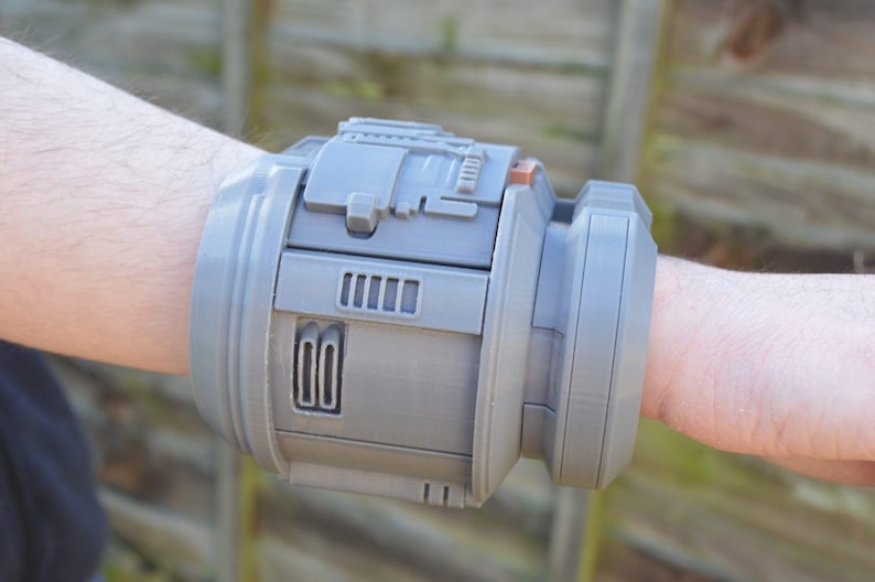Cowboy and Aliens Jake Lonergan Alien Wrist Bracelet | 3D Print | Hero ...