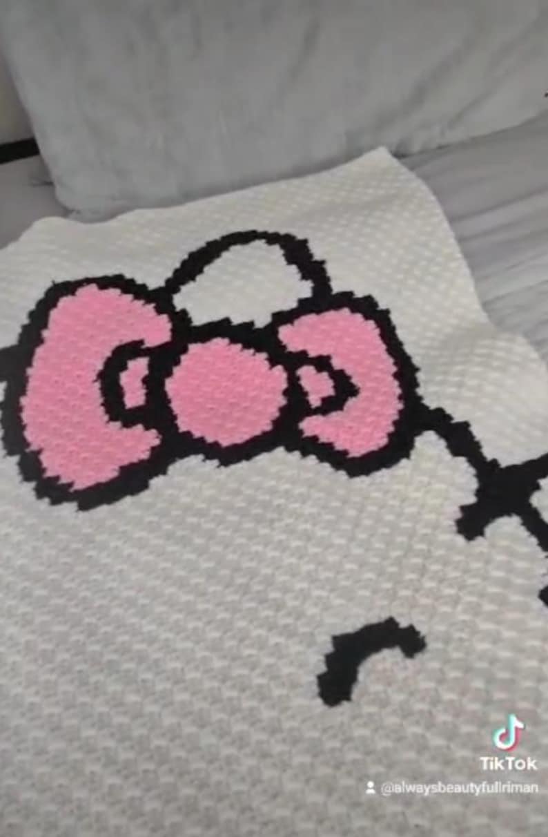VictoriasDreamyCreat Hello Kitty C2C Crochet Throw
