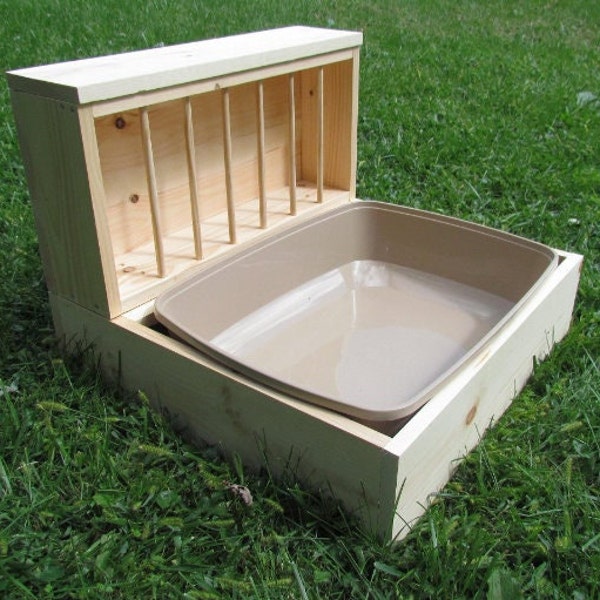 Medium - Hop Box: Rabbit Bunny Hay Feeder and Litter Pan Combo