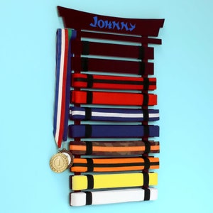 Présentoir personnalisé de ceintures de karaté à 10 ceintures Expresso image 4