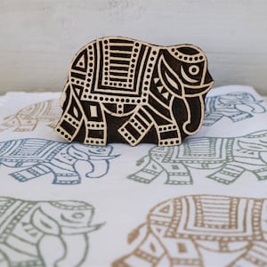 Indiaas houten drukblok - grote wandelende olifant