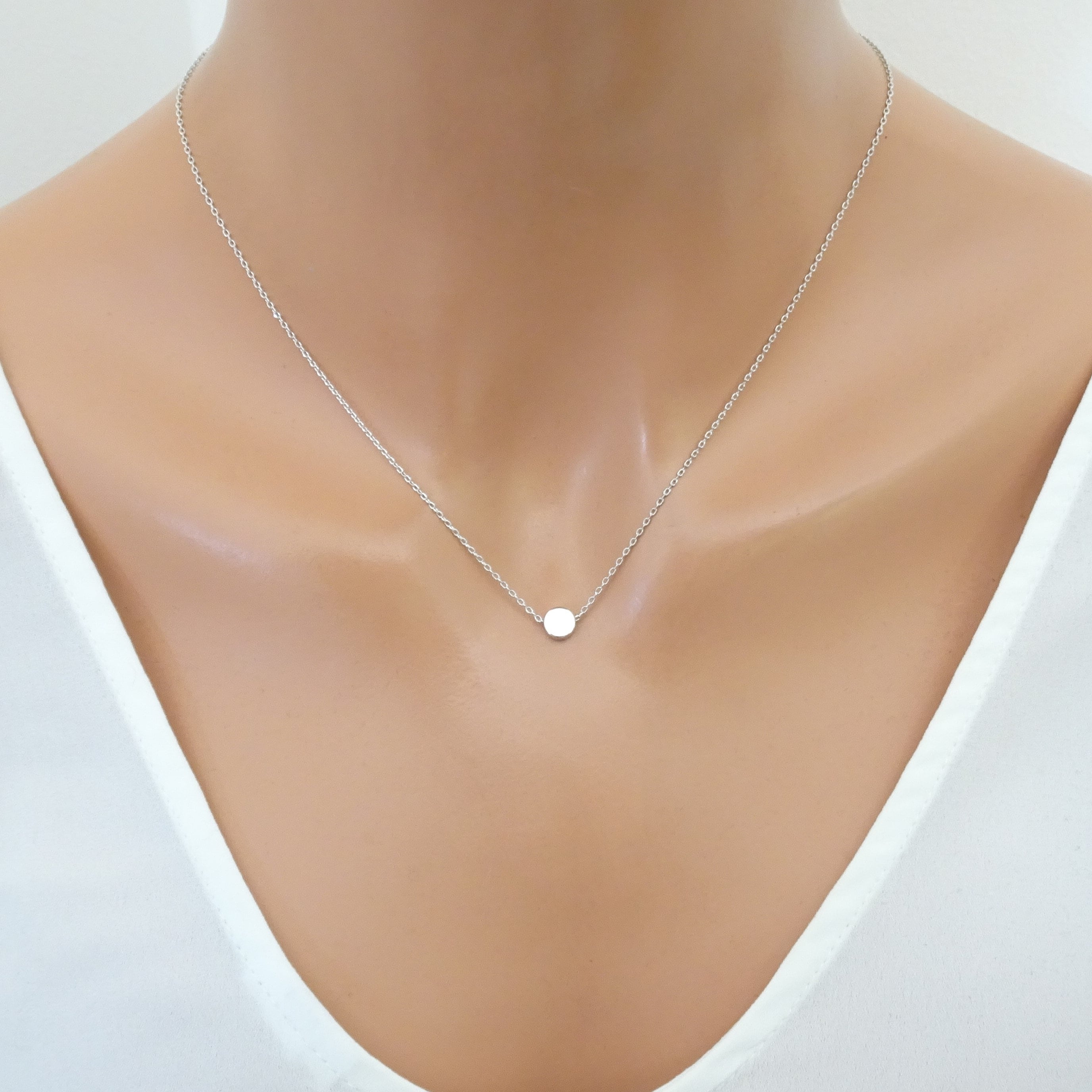 Custom Initial Dot Necklace Delicate Circle Necklace With Letter Elegant  Coin Necklace for Mom - Etsy Norway