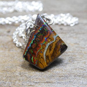 Super dainty 3.32 ct Genuine Australian Koroit Boulder Opal Pendant Necklace