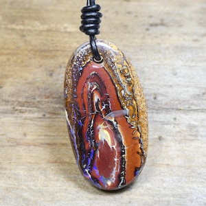 Natuurlijke Yowah Boulder Opal hanger ketting, Australische opaal aan leren koord, uniseks handgemaakt cadeau