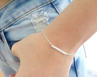 Gehämmertes Armband, Zierliches Stapelarmband, Layering Armband, Schlichtes Armband, Sterling Silber Armband, Geschenk für Sie, Allergikerfrei
