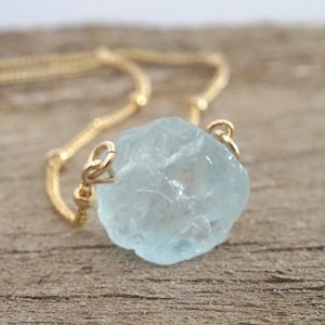 Rohe Aquamarine Halskette März Geburtsstein, Pisces Sternzeichen Edelstein Schmuck, Geburtstagsgeschenk, Braut etwas Blau Hochzeit
