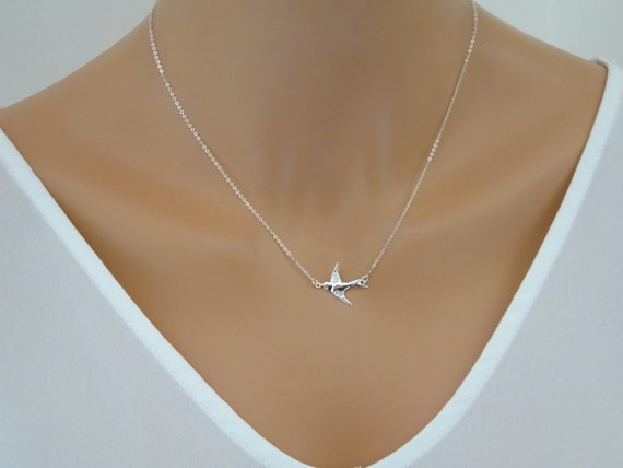 Happiness Boutique Flying Birds Necklace in Silver Color Delicate Necklace with Swallows Stainless Steel Jewelry